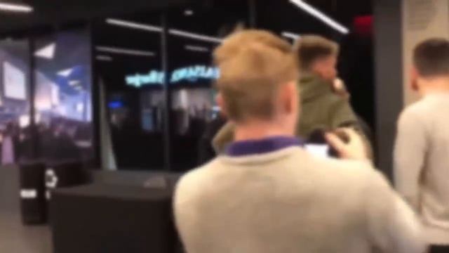 MMA fighters react on Conor McGregor’s bus attack смотреть онлайн