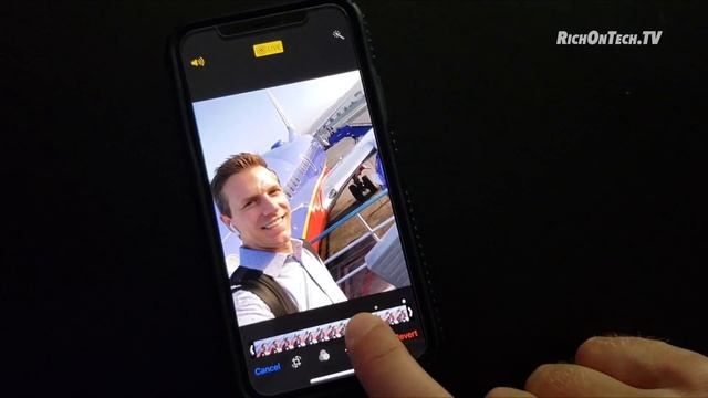 How to Use iPhone Live Photos to Fix Someone Blinking in a Picture смотреть онлайн