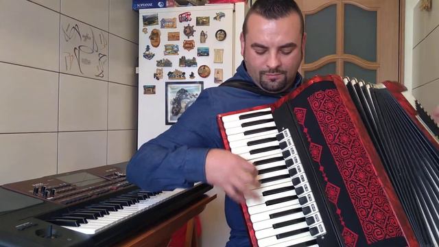 Rumba style-Horch acordeon & Korg Pa700 смотреть онлайн
