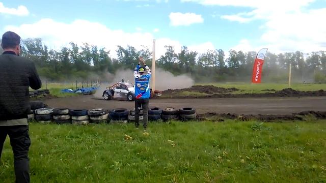 Гонки на машинах Багги Ранчо смотреть онлайн