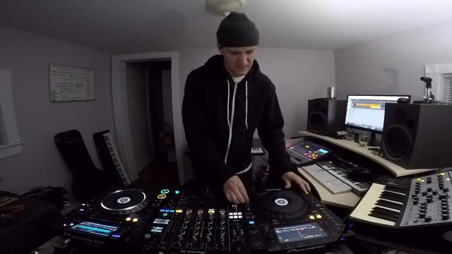 Dark Techno Mix // January 2022 // Mr. Flick Radio // Episode 26 смотреть онлайн