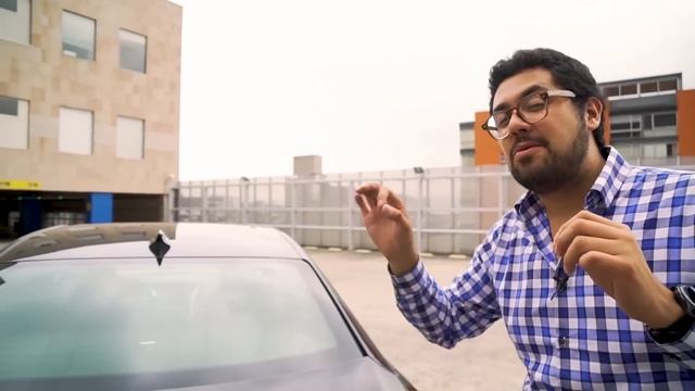 Cadillac CTS-V - Todo el lujo y poder americano en un solo paquete смотреть онлайн