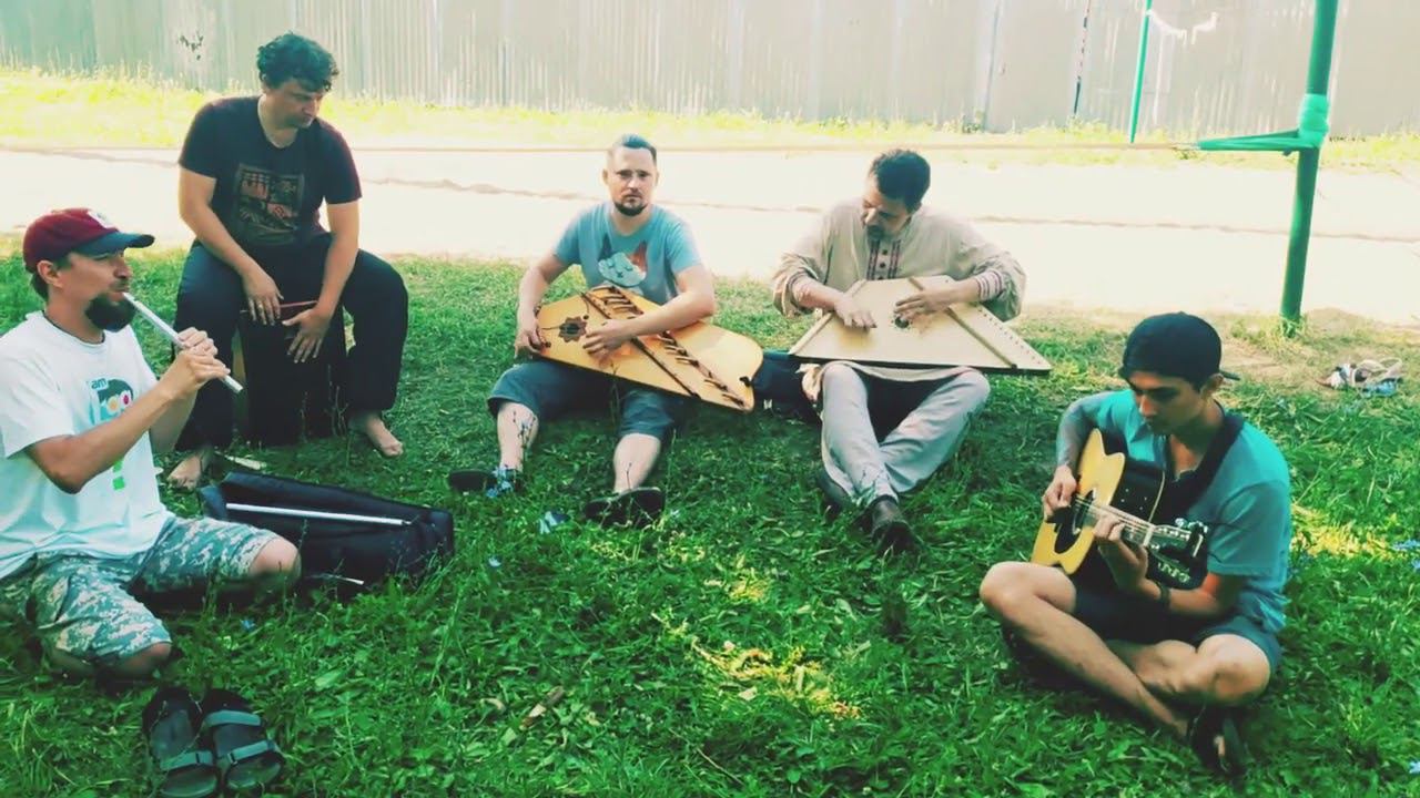 Игра на гуслях, флейтах на природе - гусляр Кирилл Богомилов и группа Вода смотреть онлайн