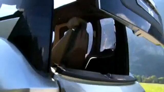 Daimler Chrysler's Hydrogen Fuel Cell Car смотреть онлайн