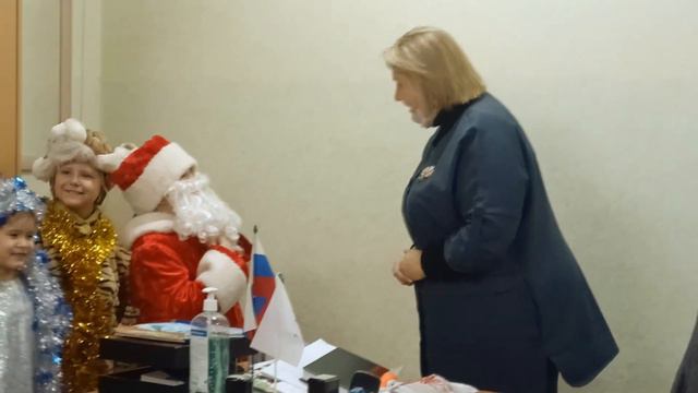 Поздравление с новым 2022 годом от 1"А" класса. смотреть онлайн