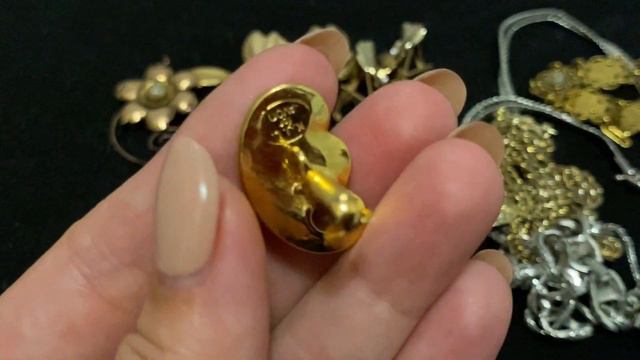 31. Удивительно красивый шатлен, прекрасные браслеты Goldette и другие винтажные украшения! смотреть онлайн