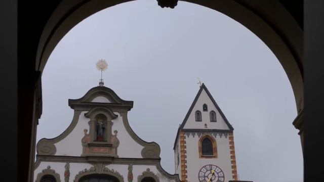 Южная Бавария. Романтическая дорога. Фюссен. Нойшванштайн на фоне гор смотреть онлайн