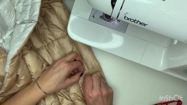 Как красиво зашить рваный пуховик/Как зашить дырку на куртке/самой зашить дырку/простой способ / смотреть онлайн