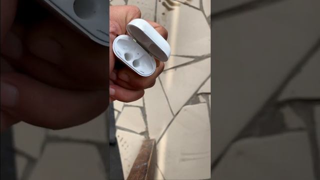 Как почистить AirPods от чёрных пятен на магнитах смотреть онлайн