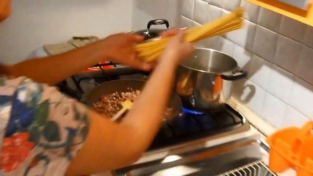 Cпагетти "Pasta alla carbonara" смотреть онлайн