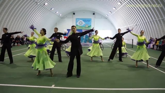 На открытии мастер-класса по обучению танцев на колясках в Уфимской кор.школе №13 смотреть онлайн