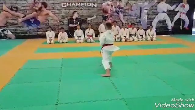 Тренировки:В новом зале //CHAMPION// смотреть онлайн