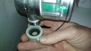 Подключение к подаче воды стиральной машины.