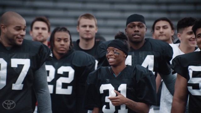 Toyota: RAV4 Hybrid featuring Toni Harris - Super Bowl 2019 Commercial смотреть онлайн