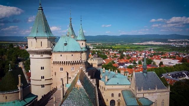 The best castle in Slovakia - Bojnice Castle смотреть онлайн