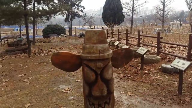 Один из парков в Сеуле, Южная Корея смотреть онлайн