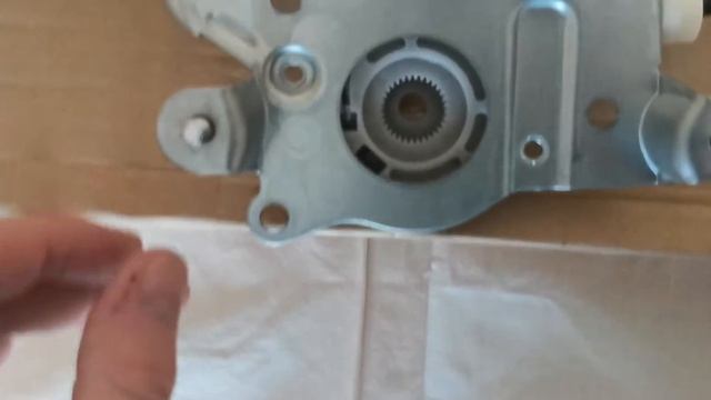 82403-38011 / Hyundai/Kia / Стеклоподъемник левой передней двери (Оригинал). смотреть онлайн