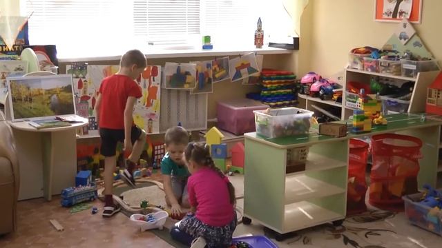 Видео говорящая среда по теме "Золотая осень" смотреть онлайн