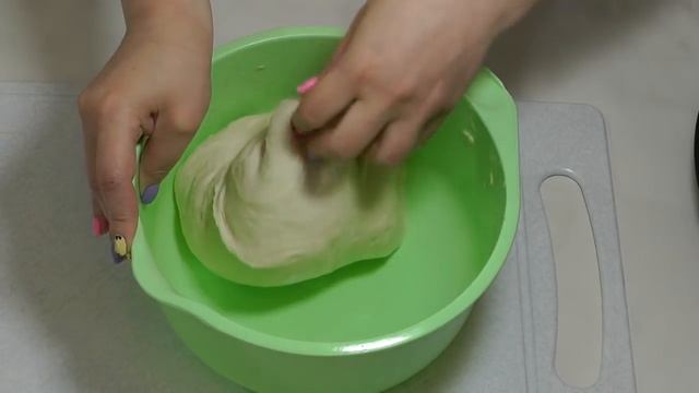 Пампушки с чесноком. Как приготовить пампушки к борщу. Удачный рецепт.Dumplings with garlic. смотреть онлайн