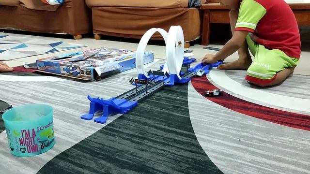 hot wheels jump... смотреть онлайн