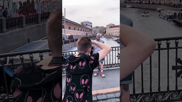 ФОТОГРАФ СПАС ЧЕЛОВЕКА ОТ ОШИБКИ, ЛЮБИТЕ ЖИЗНЬ смотреть онлайн