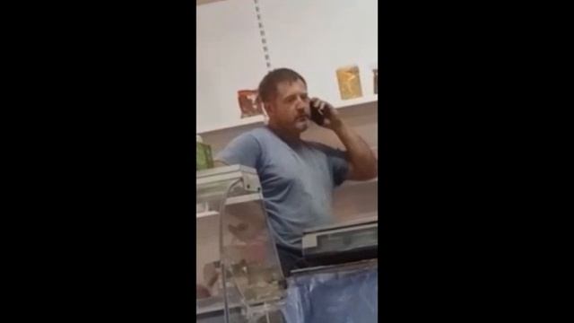 Разговор с владельцем магазина, торговавшим конфетами с червями смотреть онлайн
