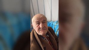 Дід Толя і внук Наша мрія. привіт від дід Толі. Дід тоя нарізає ковбасу та посздравляє)