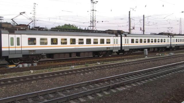 Электропоезда ЭД4М-0457 ЦППК\ ЭД4М-0157 станция Нара 4.06.2017 смотреть онлайн