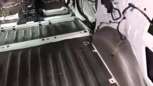 Вторым слоем в Пежо Партнёр поверх виброизоляции клеим шумо и теплоизолятор смотреть онлайн