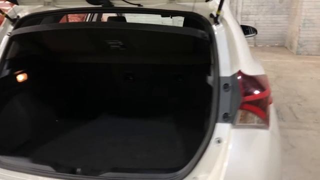 2016 Toyota Corolla ZWE186R Hybrid E-CVT White 1 Speed Constant Variable Hatchback Hybrid #51595 смотреть онлайн