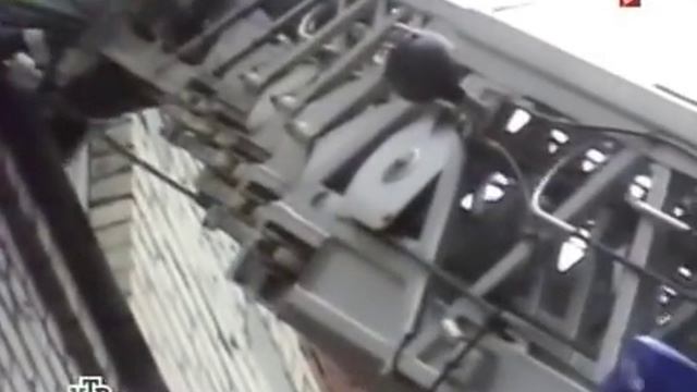 Ребенок на подоконнике смотреть онлайн