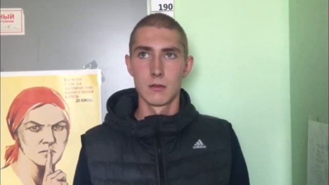 Парень украл букет из 22 белых роз, чтобы подарить девушке смотреть онлайн