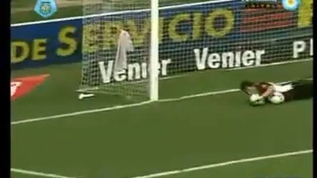 Gran parada del Penal de Agustin Marchesin de Lanus a Botta de Tigre смотреть онлайн