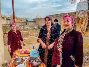 УЗБЕКИСТАН ! Как зарабатывают на ЖИЗНЬ  в КИШЛАКЕ _! ГОТОВИМ ПЛОВ. Плетём циновки.