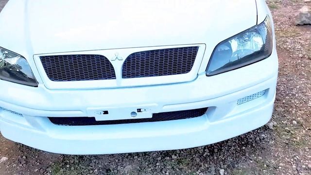 Look on the beauty of this Mitsubishi Lancer! nice and clean pearly white смотреть онлайн