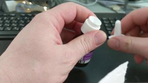 Как достать последние капли из спрея в нос👃