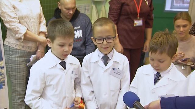 Впервые фестиваль технического творчества «Fro6+» прошел для серовских дошколят и младших школьнико смотреть онлайн