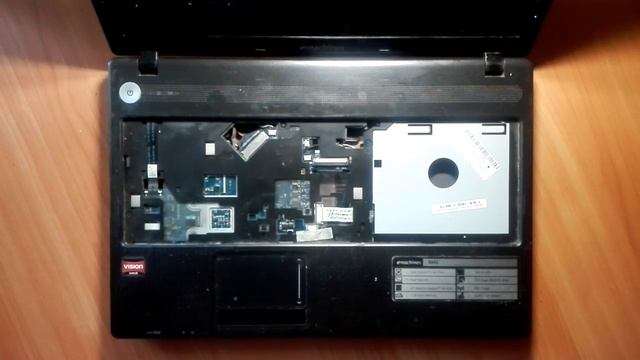 Как разобрать ноутбук eMachines E642 (PEW86) смотреть онлайн