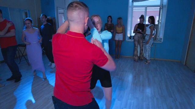 Танцуем бачату - Laberinto De Tu Cuerpo. Social Dance Studio Party - Нижний Новгород // 2023.06.17 смотреть онлайн