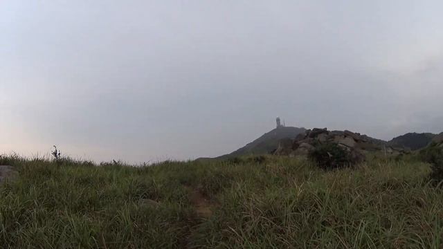 Тай Мо Шан (957 м) - Самая Высокая Точка Гонконга. Поход из Резервуара Шинг Мун в Пляжной Одежде смотреть онлайн