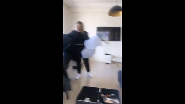 Виктория Боня готовится к выходу на красную дорожку Канского фестиваля смотреть онлайн