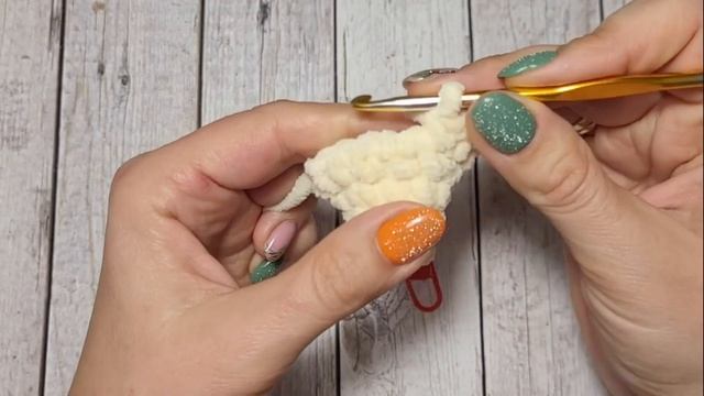 ?ОЛЕНЁНОК ДЕВОЧКА В ПЛАТЬЕ КРЮЧКОМ С ПЛЮШЕВОЙ ПРЯЖИ ?gehäkeltes Reh?crochet Deer