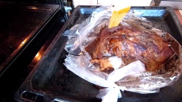 "Рулька" в духовке смотреть онлайн