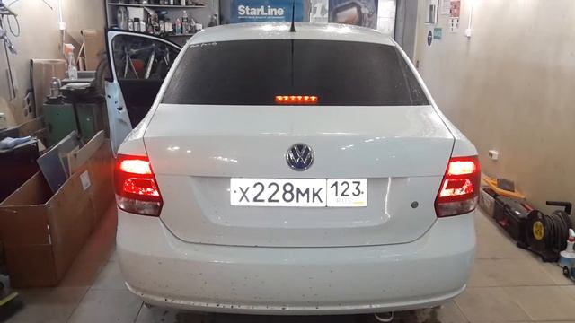 Мигающий стоп фольксваген поло седан смотреть онлайн