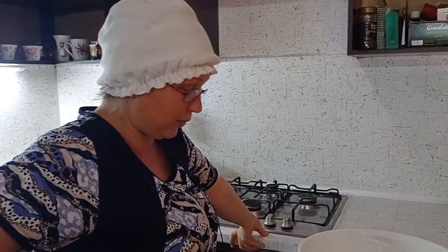 ,, Коровник,, часть 3.Переработка молока. Хрюня. Будни в деревне. смотреть онлайн