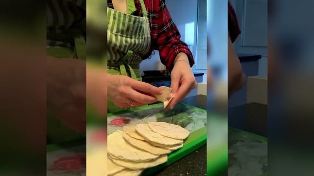 ВКУСНАЯ ЗАКУСКА ДЛЯ ПРАЗДНИЧНОГО СТОЛА))ЛЕГКО, БЫСТРО, ПРОСТО, ПОВТОРЯЙ ЗА МНОЙ) смотреть онлайн