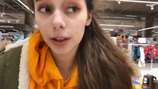 Живу в желтом цвете 24 часа! Ем ТОЛЬКО ЖЕЛТУЮ Еду Весь день! 24 часа смотреть онлайн