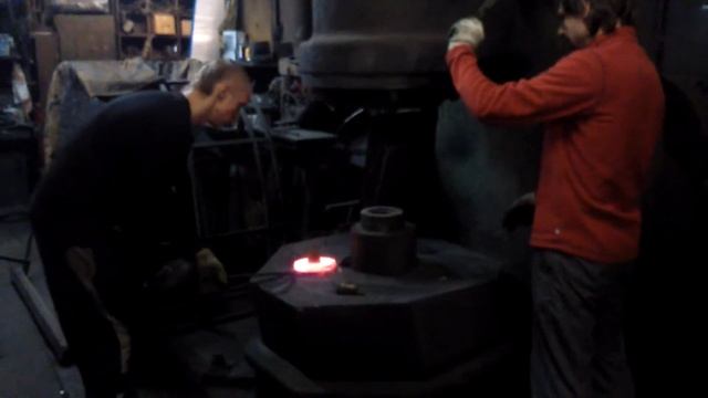 ковка,фланец, прошивка отверстия смотреть онлайн
