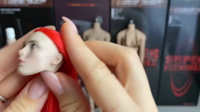 Голова 1/6  рыжеволосая Кара Делевинь на бесшовных телах TBLeague Phicen S35, S23 и 02 Pale
