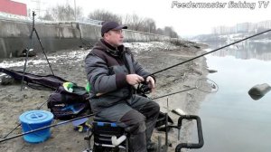 Ловля плотвы на фидер на сильном течении на реке Москва в Марьино зимой